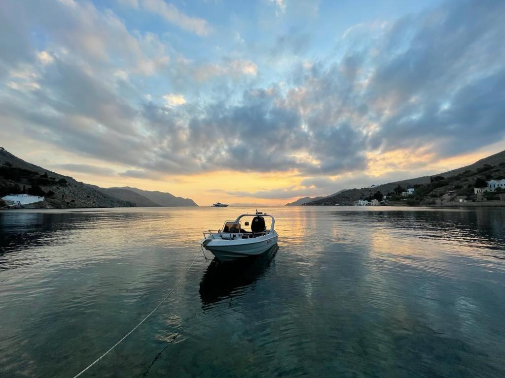 Symi . Villa Calme Экстерьер фото